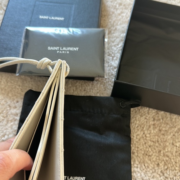 SAINT LAURENT FLIP CARD CASE IN QUILTED LAMBSKIN - Picture 5 of 7